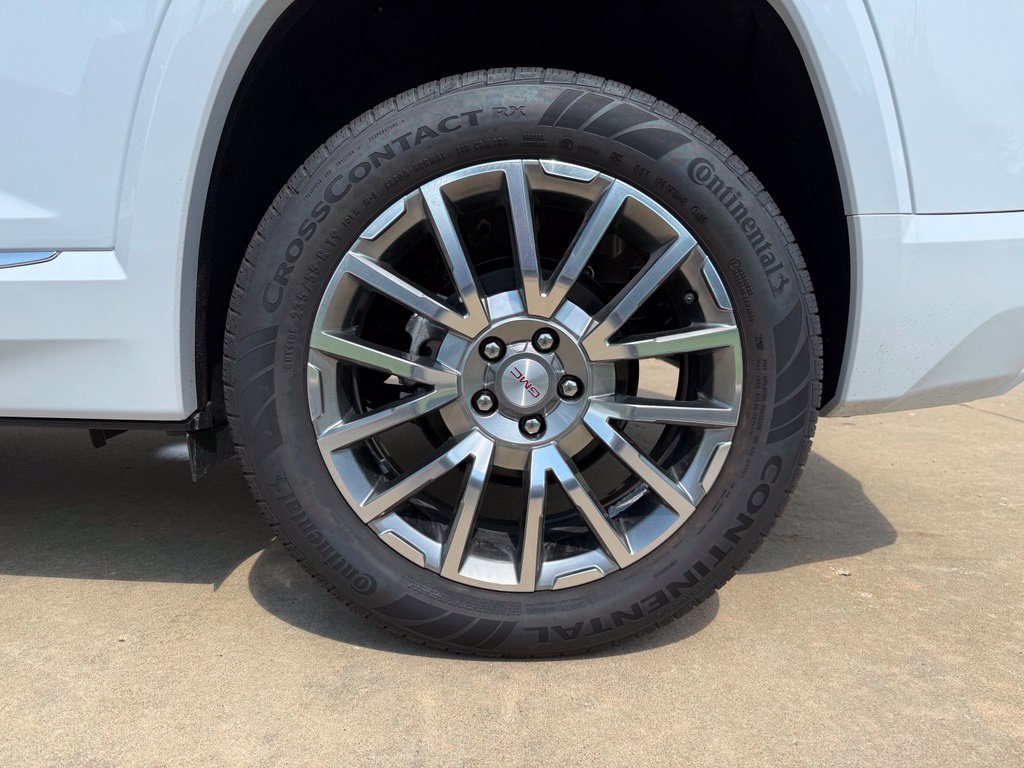 New 2026 GMC Terrain Denali w/ LPO, Black Badging Package AWD/4WD image 9