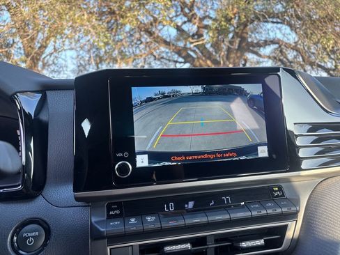 Certified 2025 Toyota Camry SE w/ Convenience Package image 21