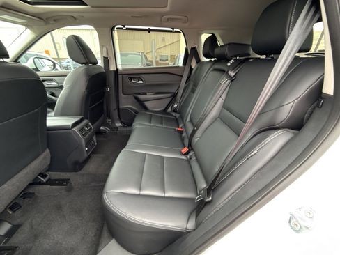 Used 2023 Nissan Rogue SL w/ SL Premium Package image 25