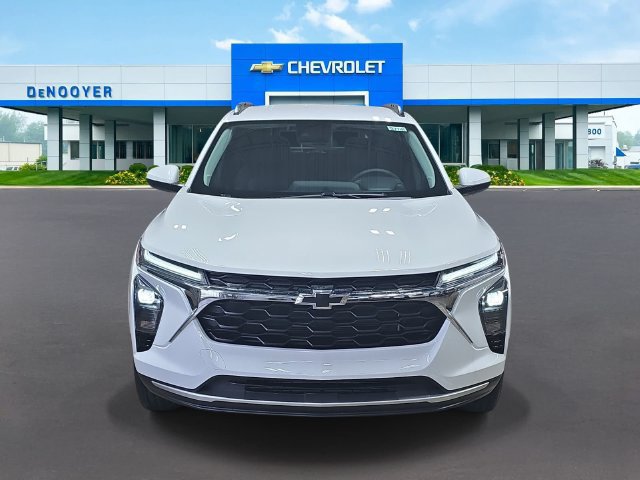 New 2026 Chevrolet Trax LT w/ Driver Confidence Package FWD image 3