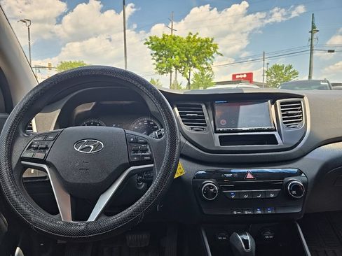 Used 2017 Hyundai Tucson SE w/ SE Popular Package 02 AWD/4WD image 34