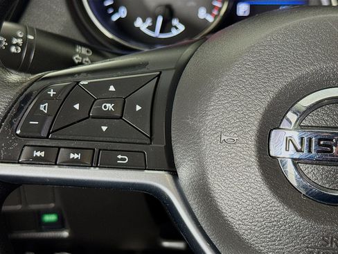 Used 2019 Nissan Rogue Sport S image 13