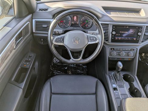 Used 2020 Volkswagen Atlas Cross Sport SE w/ Towing Package image 13