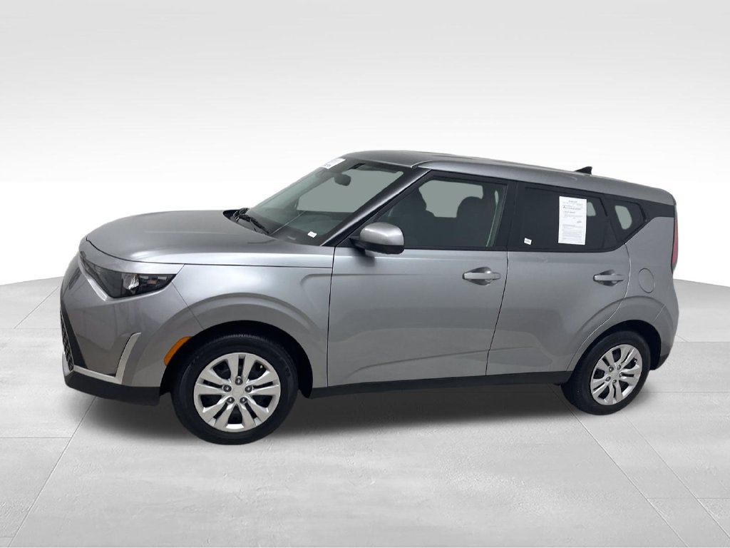Certified 2025 Kia Soul LX FWD image 2