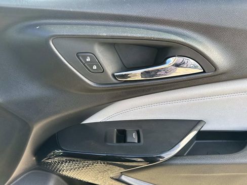 Used 2025 Chevrolet Trax LT w/ LT Convenience Package image 15