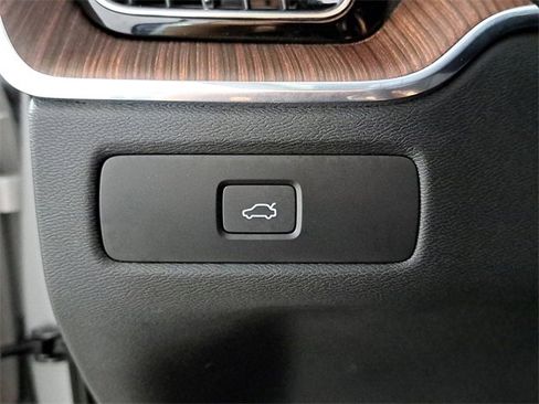 Used 2023 Volvo XC60 B5 Plus w/ Climate Package image 23