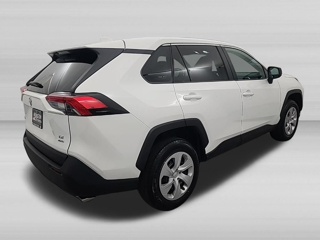 Used 2025 Toyota RAV4 LE AWD/4WD image 5