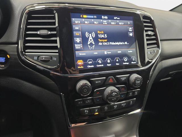 Used 2021 Jeep Grand Cherokee Laredo X AWD/4WD image 19