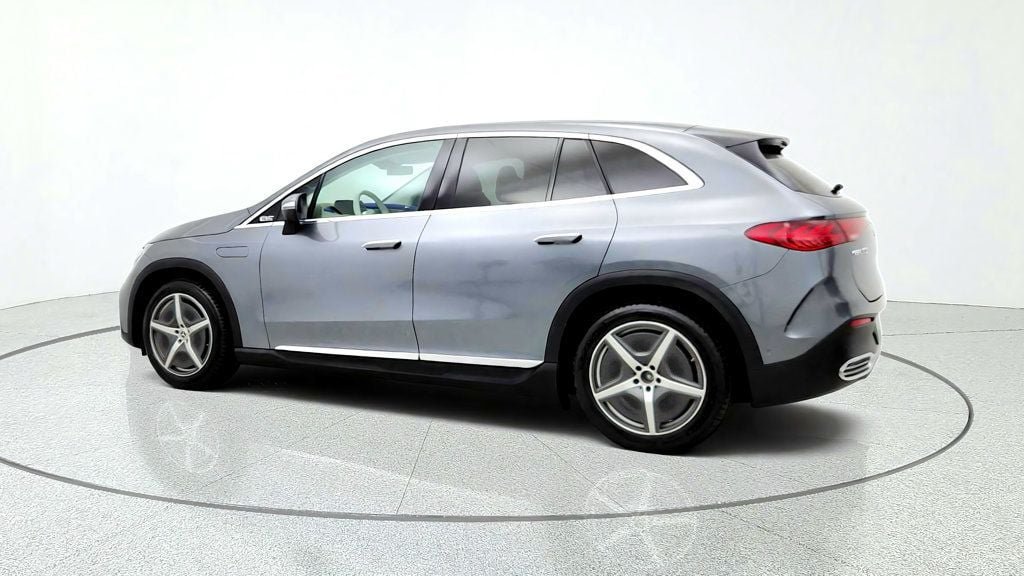 Used 2023 Mercedes-Benz EQE 500 4MATIC SUV w/ Pinnacle Trim Package image 7