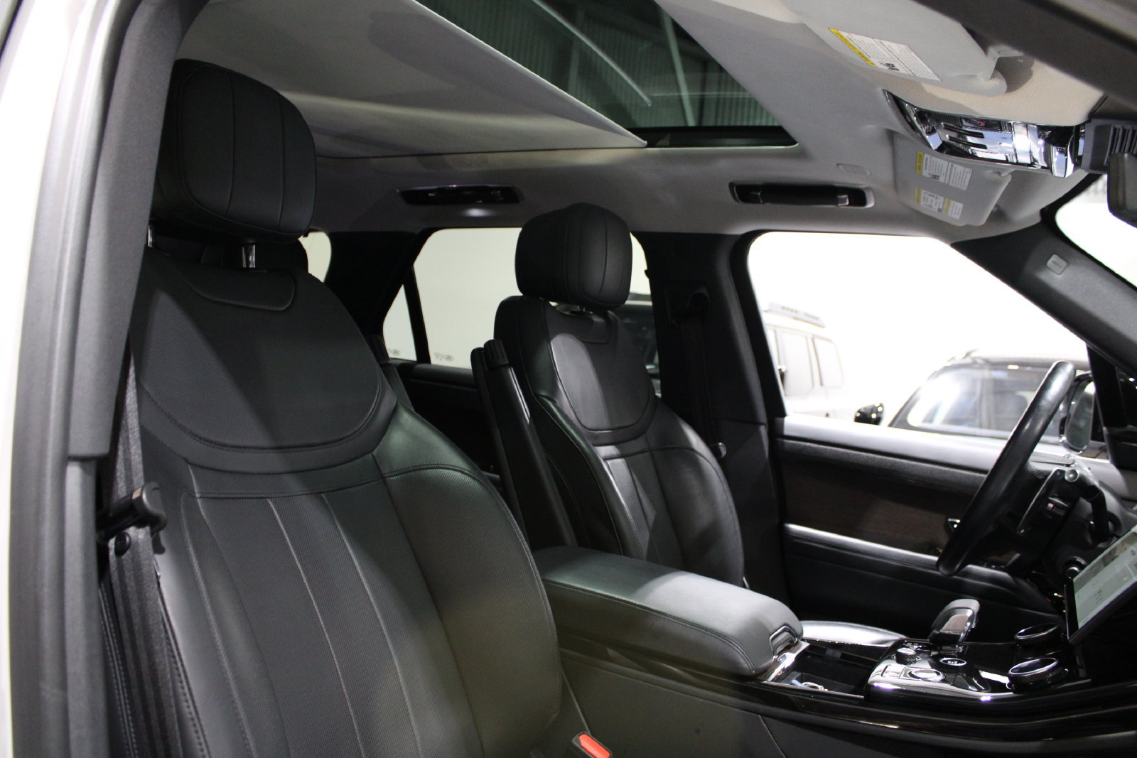 Used 2023 Land Rover Range Rover Sport SE AWD/4WD image 23