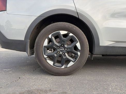 Used 2025 Kia Sorento S w/ Panoramic Sunroof Package image 9