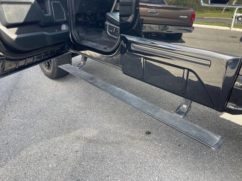 Used 2016 Ford F150 Lariat w/ Equipment Group 502A Luxury AWD/4WD image 21