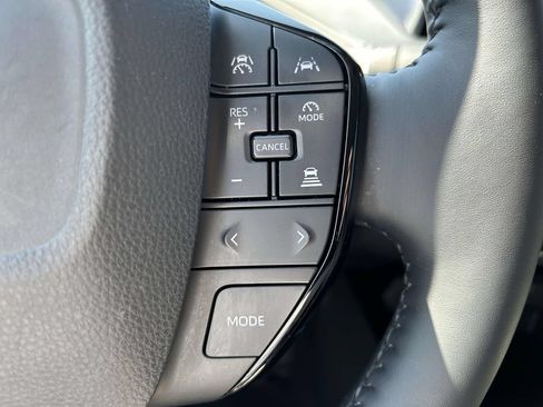 Used 2024 Toyota Prius XLE FWD image 22