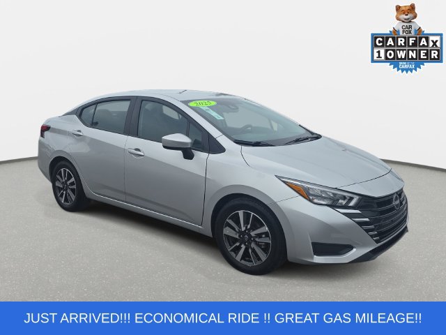 Used 2025 Nissan Versa SV FWD image 3