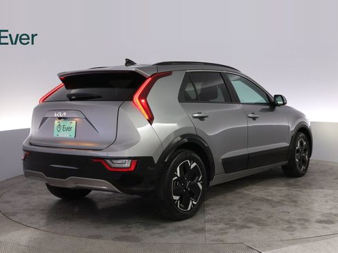 Used 2023 Kia Niro Wave FWD image 3