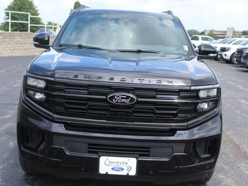 New 2026 Ford Expedition Max Platinum w/ Stealth Appearance Package AWD/4WD image 9