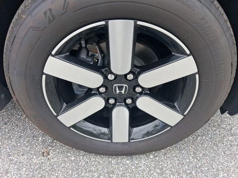 Certified 2025 Honda Prologue Touring image 15