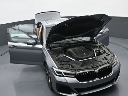 Used 2023 BMW 540i xDrive w/ M Sport Package image 39