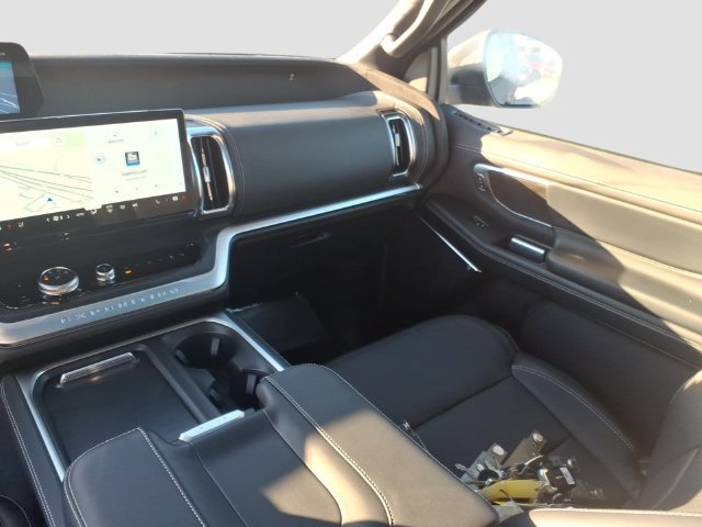 Used 2025 Ford Expedition Max Platinum w/ Stealth Performance Package AWD/4WD image 14