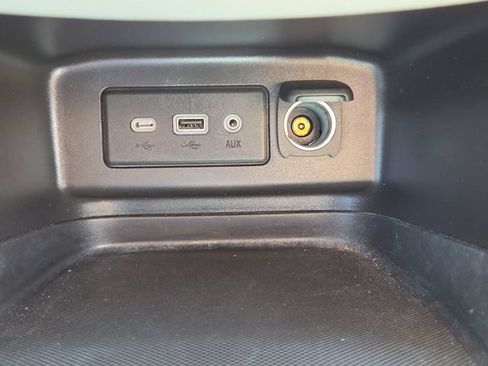 Used 2021 Chevrolet Equinox LS w/ LS Convenience Package FWD image 54