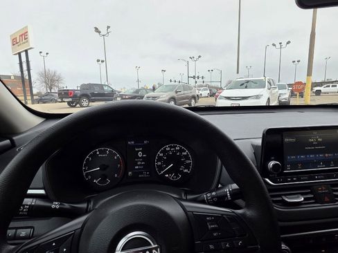 Used 2024 Nissan Altima 2.5 S image 24