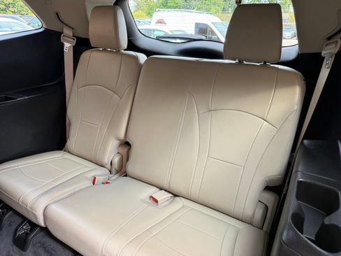Used 2020 Buick Enclave Premium w/ Sun and Sites Package AWD/4WD image 15