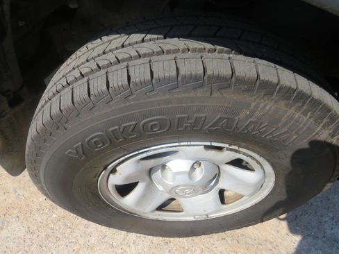 Used 2015 Toyota Tacoma PreRunner image 29