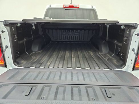 Used 2025 GMC Canyon AT4 w/ Technology Plus Package AWD/4WD image 34