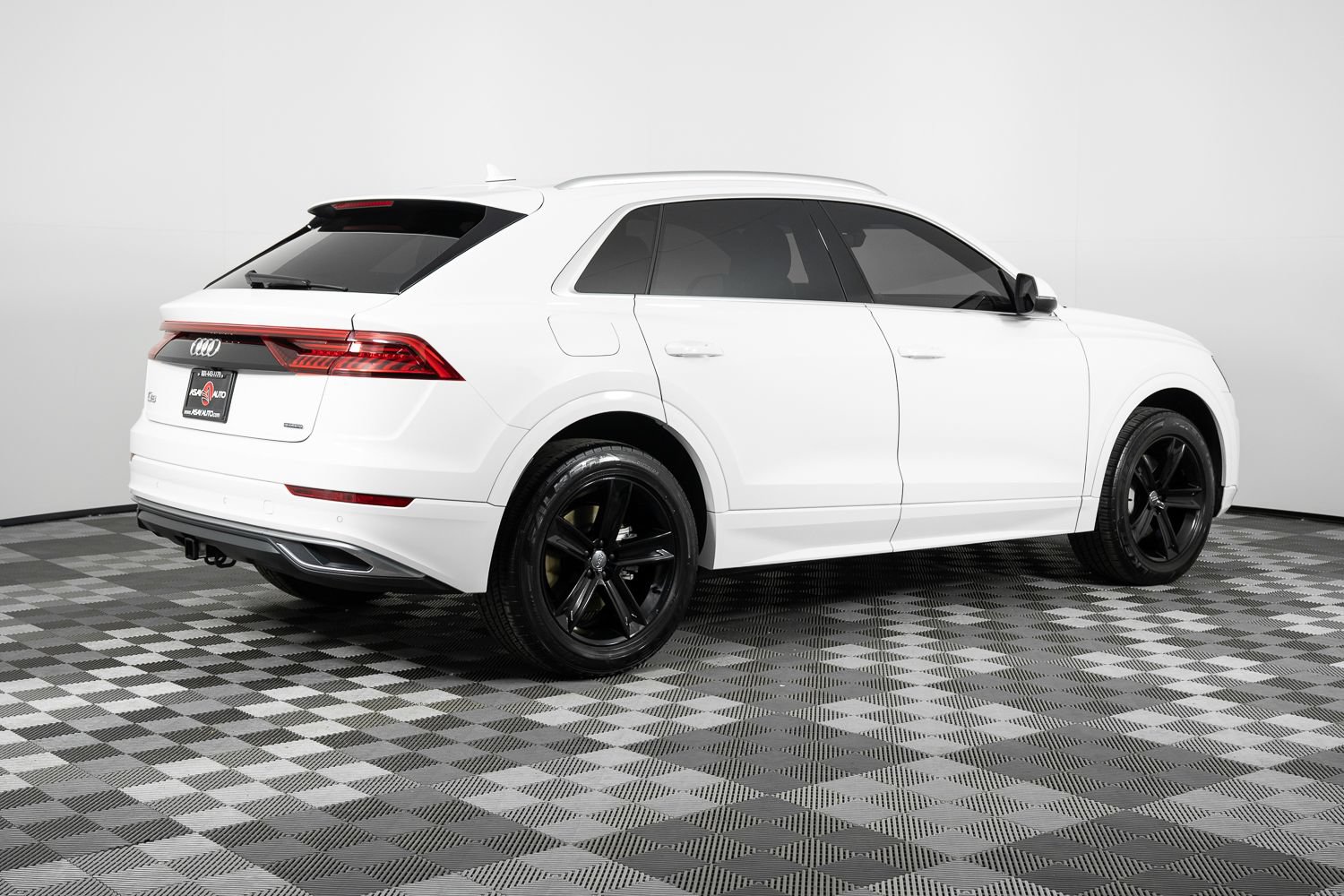 Used 2019 Audi Q8 Premium w/ Convenience Package AWD/4WD image 8