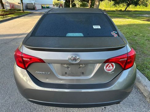 Used 2017 Toyota Corolla SE FWD image 5