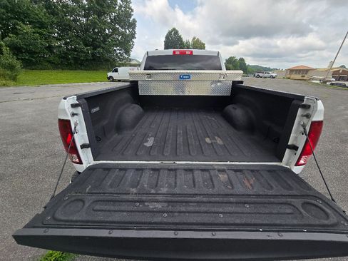 Used 2018 RAM 1500 Express w/ Express Value Package AWD/4WD image 18