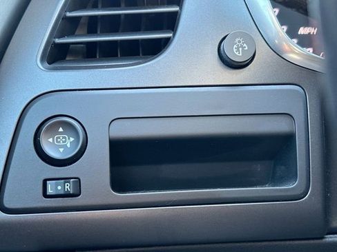 Used 2017 Chevrolet Corvette Stingray w/ Carbon Flash Badge Package image 31