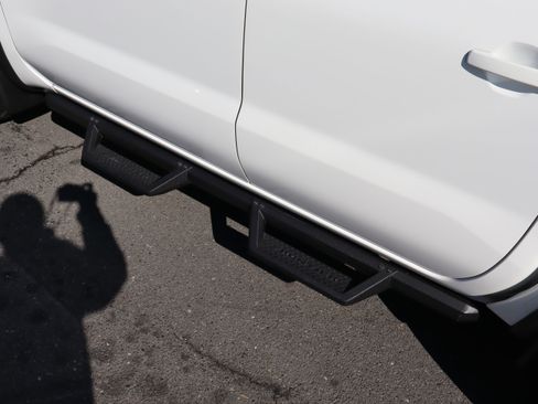 Used 2023 Nissan Frontier PRO-4X w/ Pro-4X Premium Package image 14