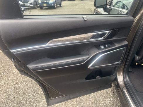 Used 2021 Kia Telluride SX w/ SX Prestige Package image 29