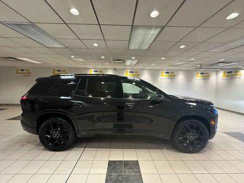Used 2025 Chevrolet Traverse RS w/ LPO, Floor Liner Package AWD/4WD image 3