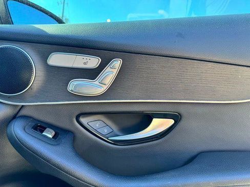 Used 2020 Mercedes-Benz GLC 300 4MATIC image 31