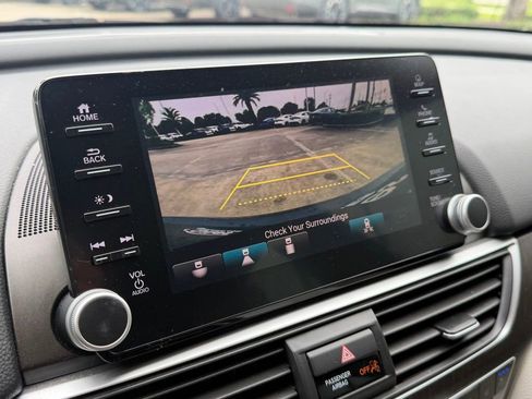 Used 2018 Honda Accord Touring image 21