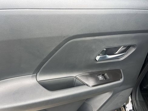 Used 2026 Nissan Kicks SV FWD image 29