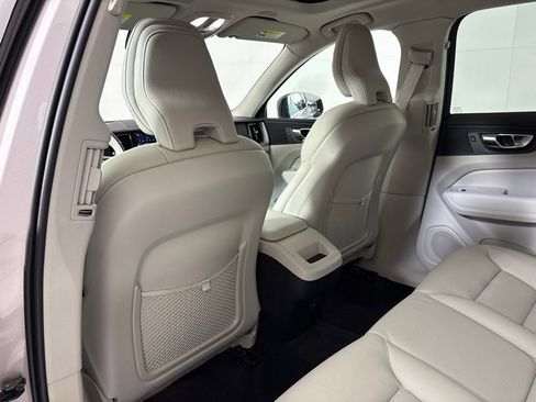 Used 2023 Volvo XC60 B5 Plus w/ Protection Package Premier AWD/4WD image 19