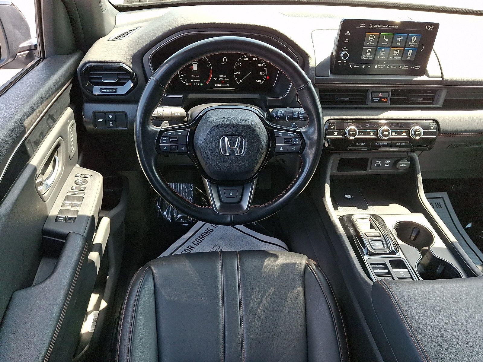 Used 2023 Honda Pilot TrailSport image 12