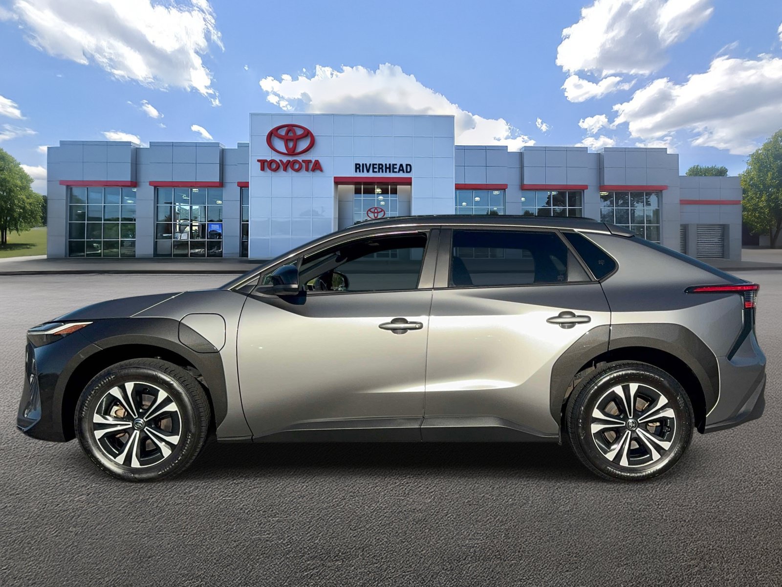 Certified 2023 Toyota bZ4X AWD w/ Weather Package image 4