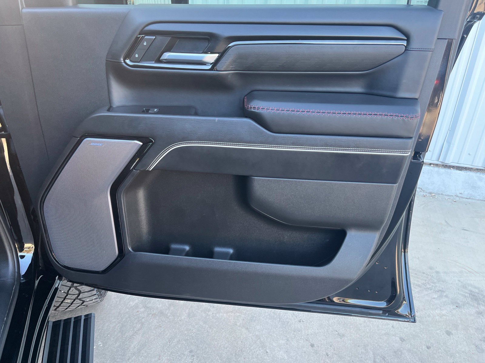 Used 2025 GMC Sierra 2500 AT4X AWD/4WD image 17