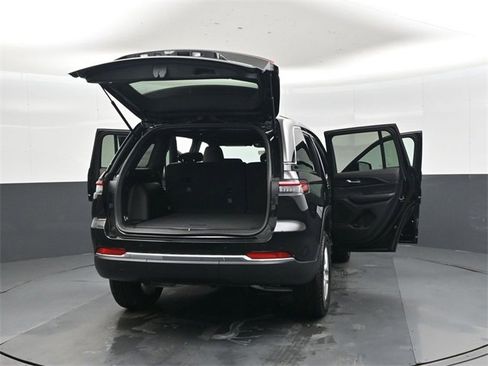 New 2025 Jeep Grand Cherokee Laredo image 48