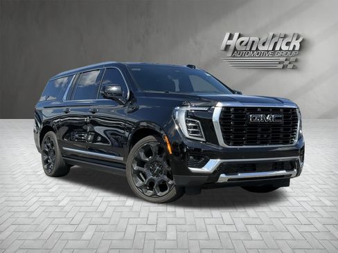 Used 2025 GMC Yukon XL Denali w/ Denali Reserve Package AWD/4WD image 2