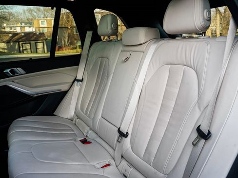 Used 2022 BMW X5 xDrive45e w/ M Sport Package image 16