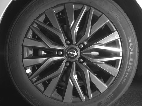 Used 2025 Nissan Altima 2.5 SV image 12