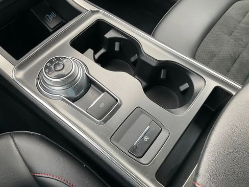 Used 2024 Ford Edge ST-Line image 8