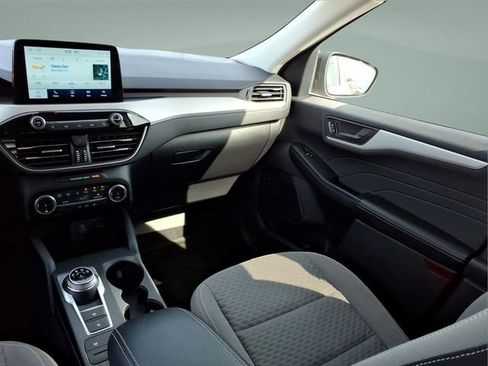Used 2022 Ford Escape SE w/ SE Sport Appearance Package FWD image 18