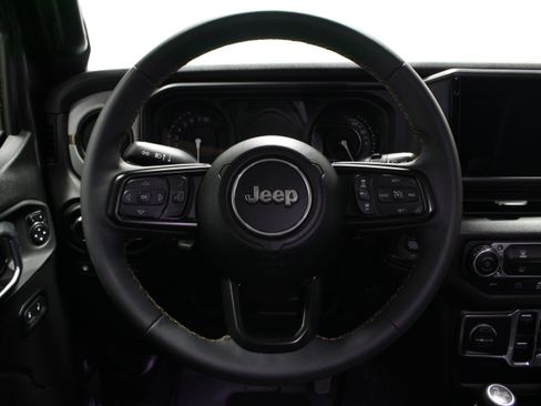 Used 2024 Jeep Wrangler Unlimited AWD/4WD image 20