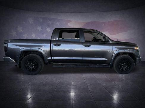 Used 2018 Toyota Tundra SR5 w/ SR5 Upgrade Package image 6